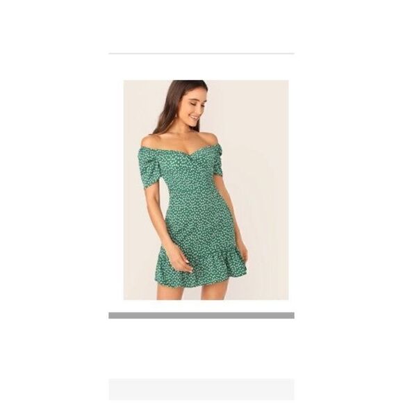 Shein Green Patrick’s Cold Off Shoulder Sweetheart Neck Floral Print Ruffle Hem - Picture 1 of 3